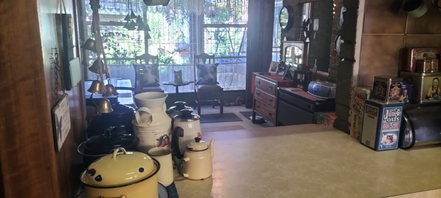 5 Bedroom Property for Sale in Langenhovenpark Free State